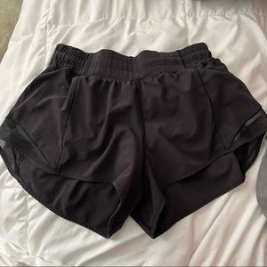 Lululemon black LR 2.5 hotty hot shorts
